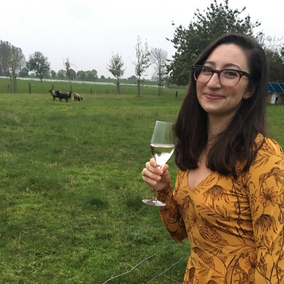 Meet your Posher, Paulina! - Picture 1 of 5